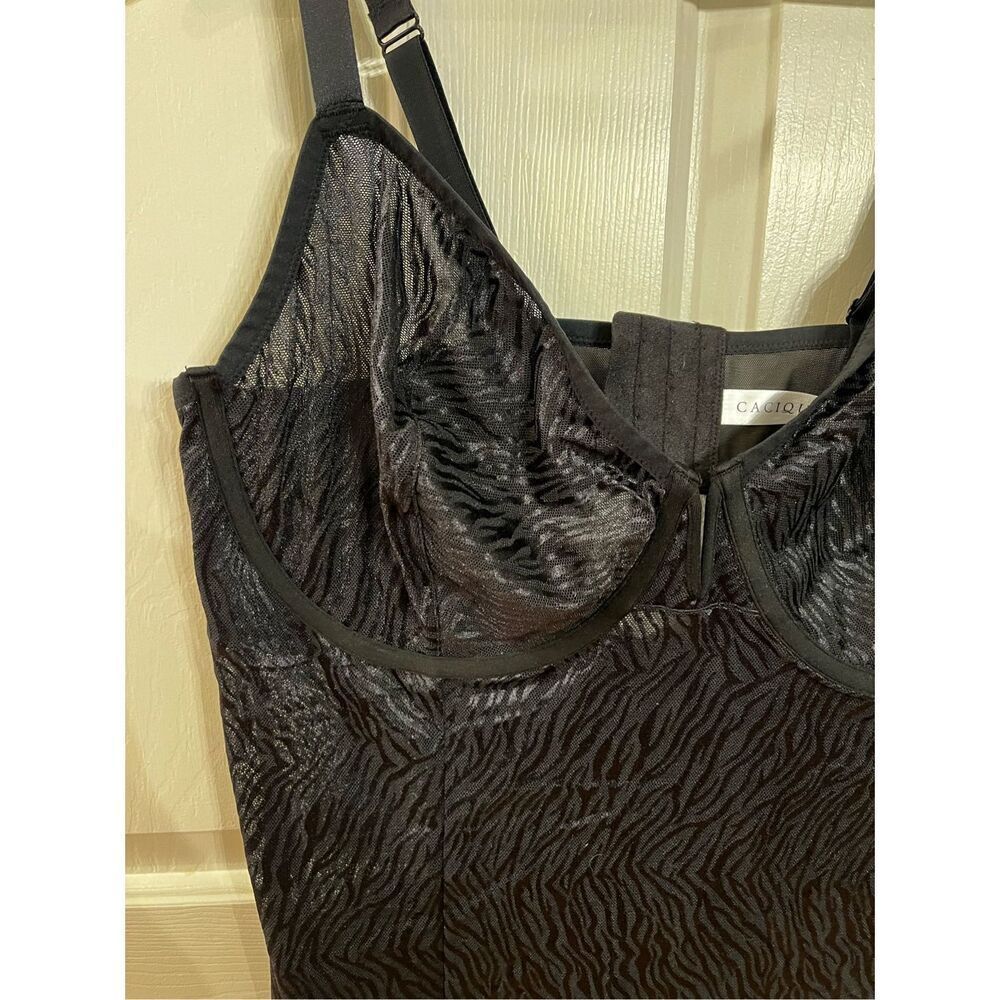 Cacique Black on Black Animal & Mesh Underwire Side Slit sz 44DDD NWT